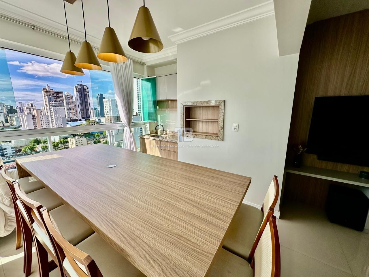 4217 – Apartamento semimobiliado com 3 suítes e 3 vagas no bairro Santa Maria