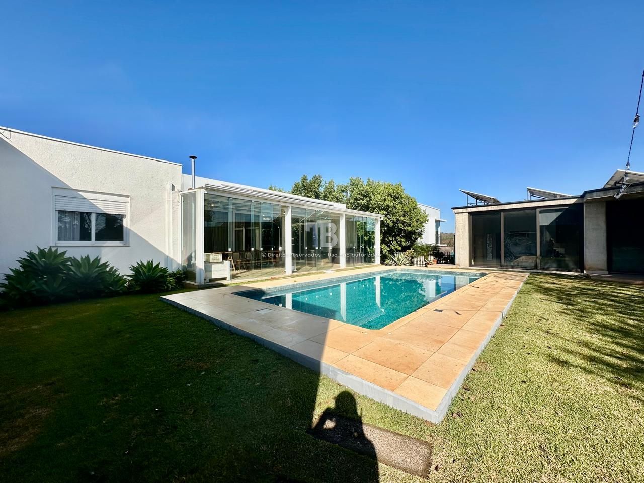 3954 – Casa de Luxo com 3 Suítes à Venda no Seminário, Chapecó – Piscina e Cinema