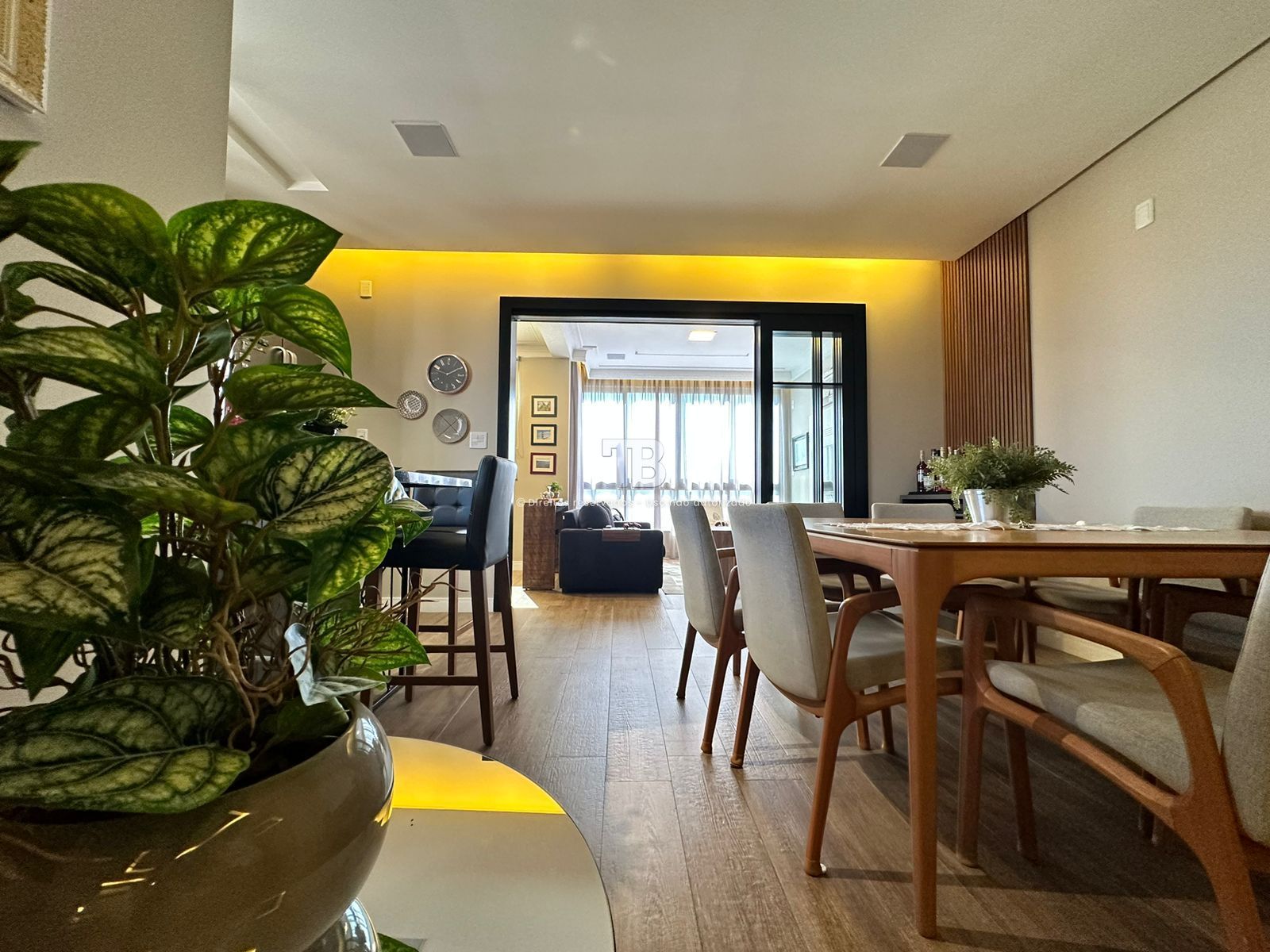 3520 – Apartamento 3 suítes com hidromassagem e lazer completo no Centro de Chapecó