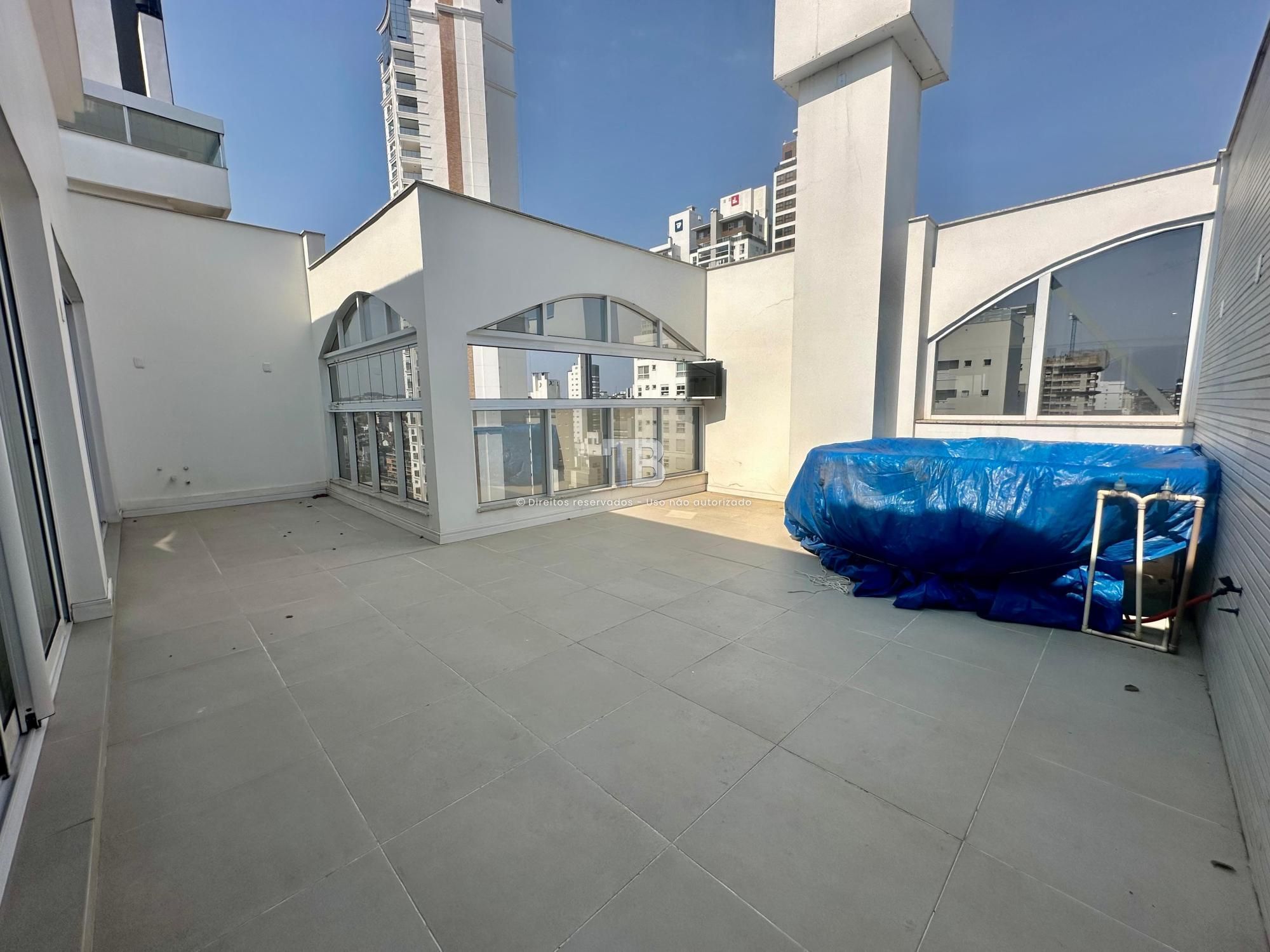 3462 – Cobertura com 4 Suítes e Vista Panorâmica: Financiável e Aceita Troca