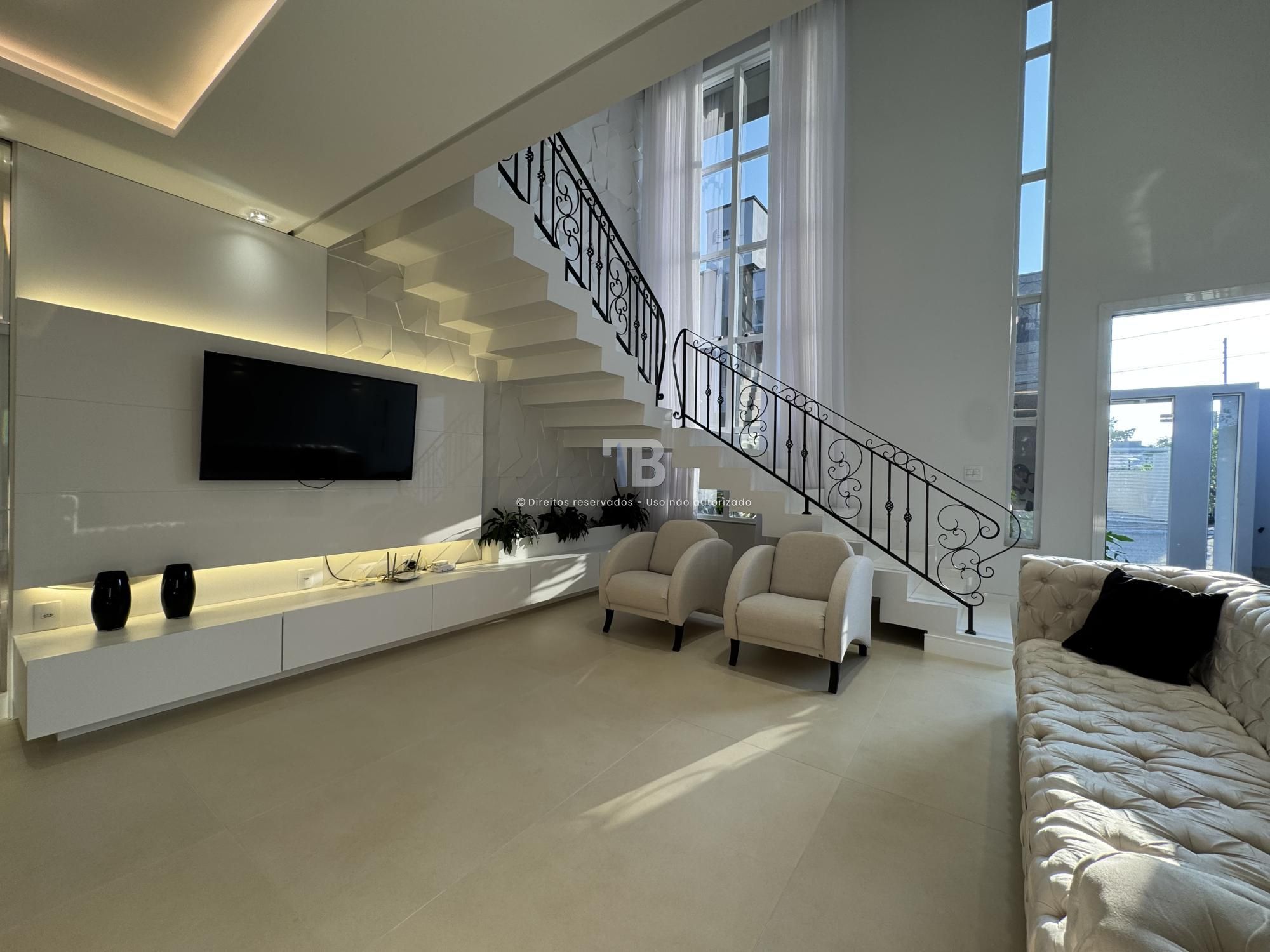 1644 – Linda casa com alto padrão de acabamento, sofisticação e muito bom gosto.