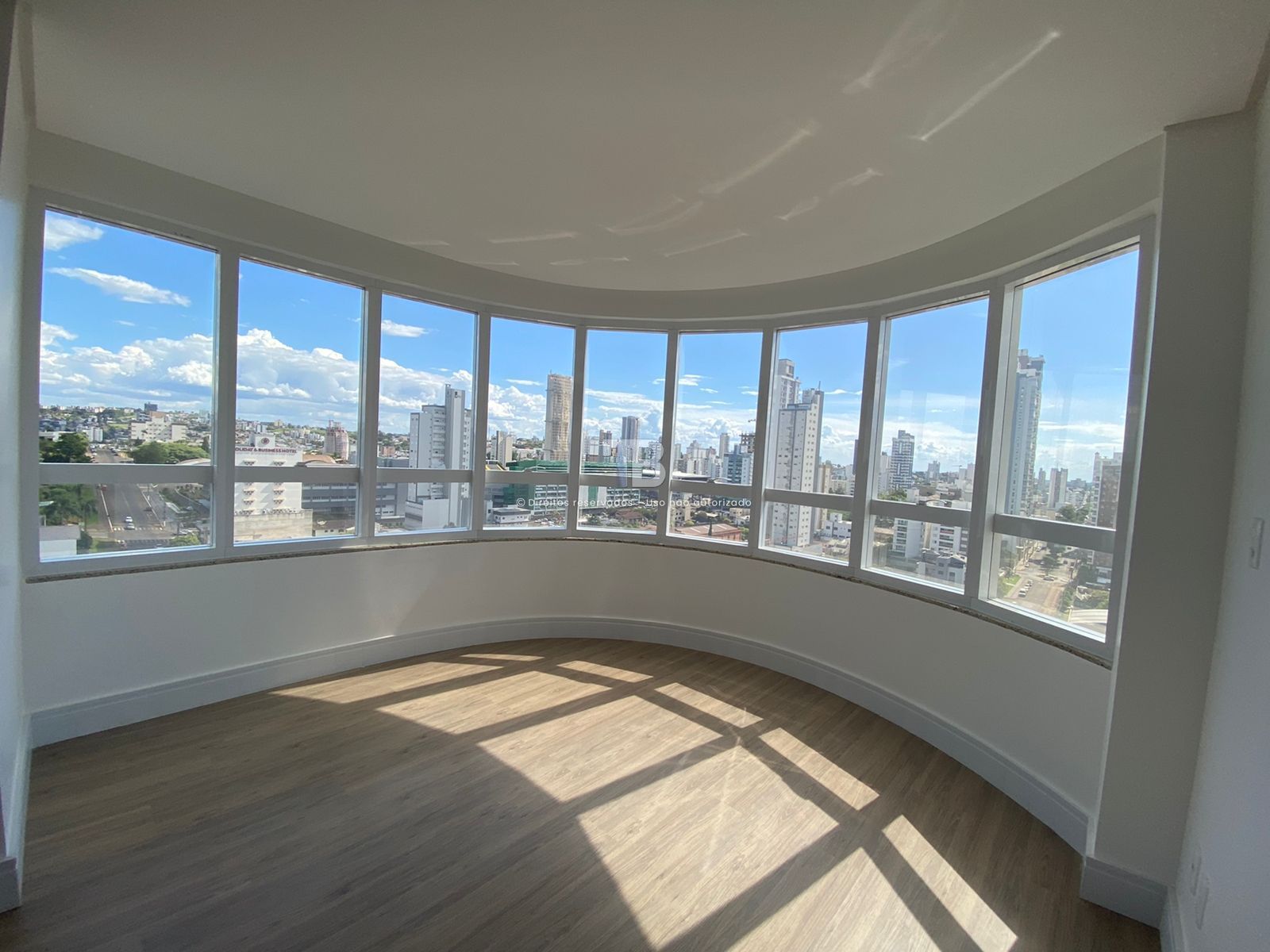 374 – Apartamento com 3 suítes e vista panorâmica próximo à AABB em Chapecó