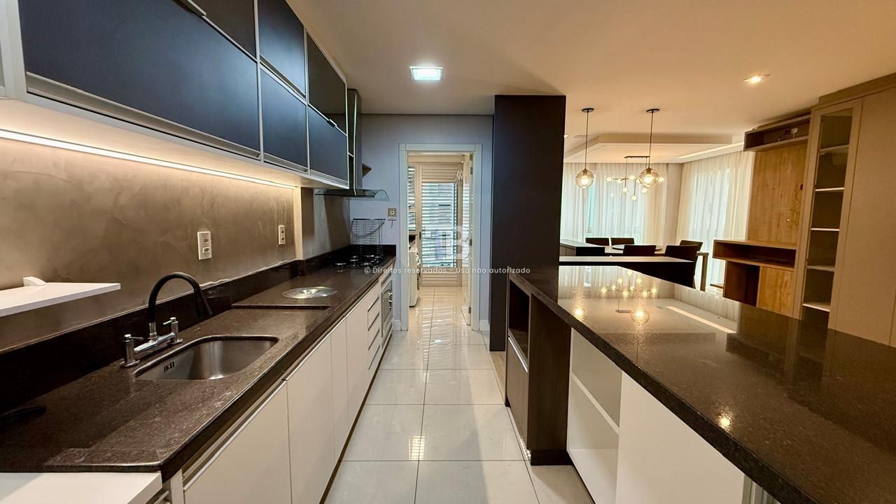 4515 – Apartamento Semimobiliado com 3 Suítes à Venda no Centro de Chapecó