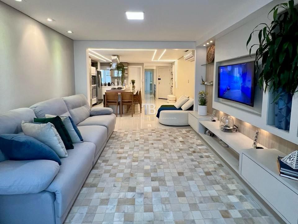 4367 – Apartamento semimobiliado com 2 suítes e 3 vagas no Centro de Chapecó