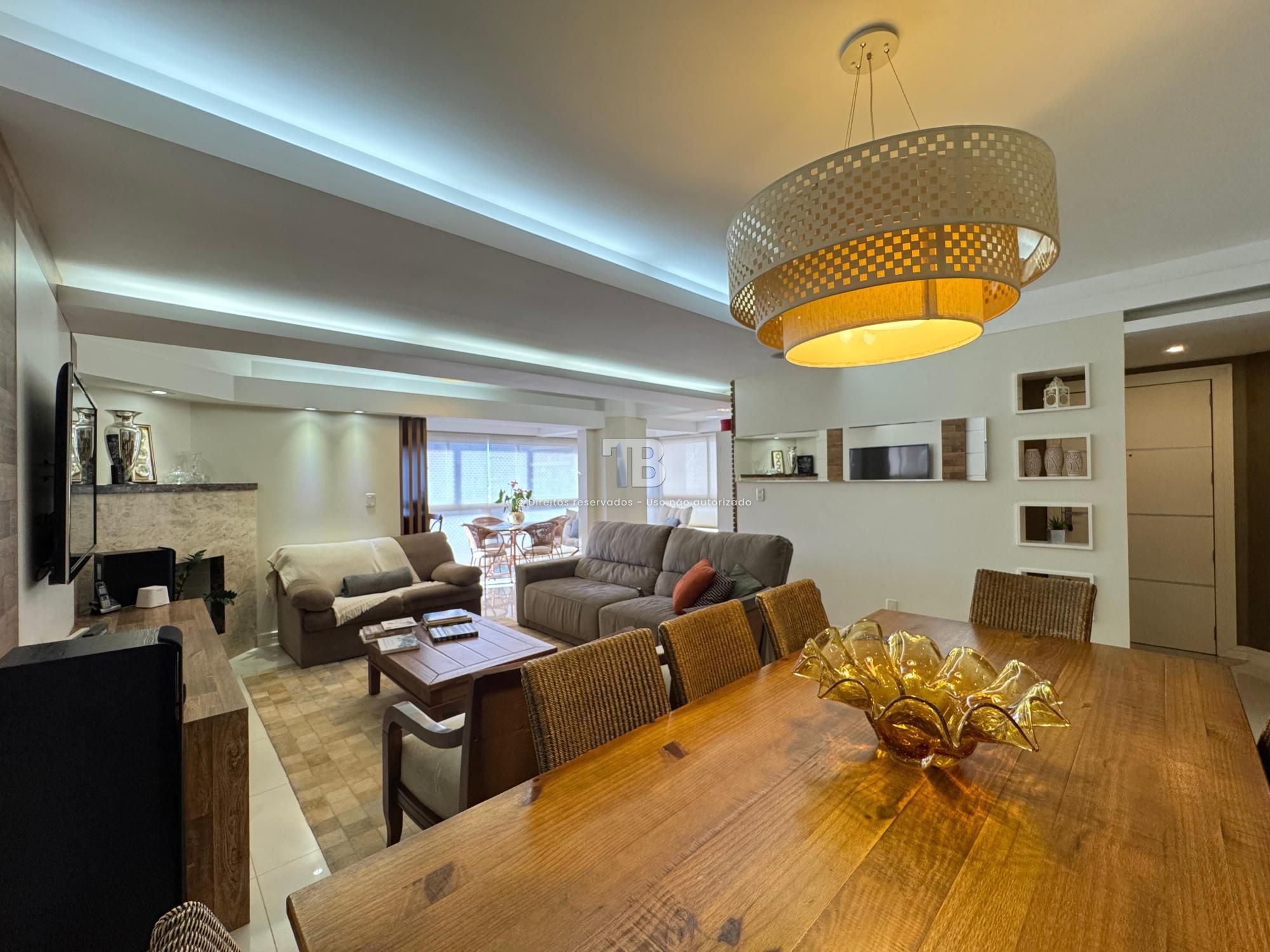 4512 – Apartamento semimobiliado de 4 quartos à venda no Centro de Chapecó