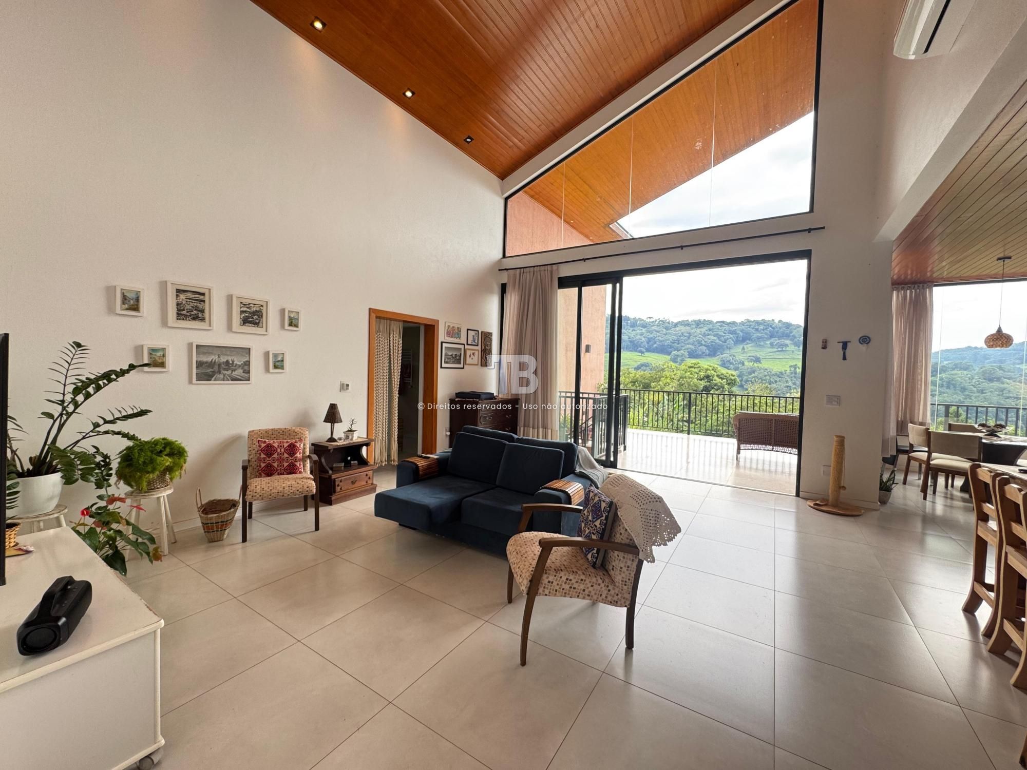 4322 – Casa em condomínio com suíte e 3 vagas no Don Guilherme Guatambú