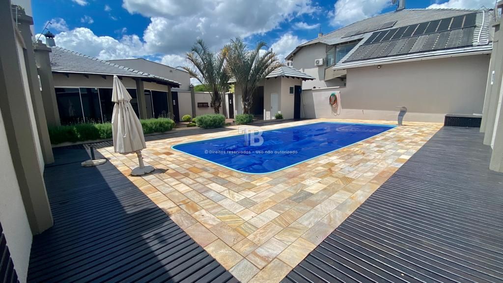 481 – Casa com 4 Quartos e Piscina – Próxima ao Hospital Regional do Oeste