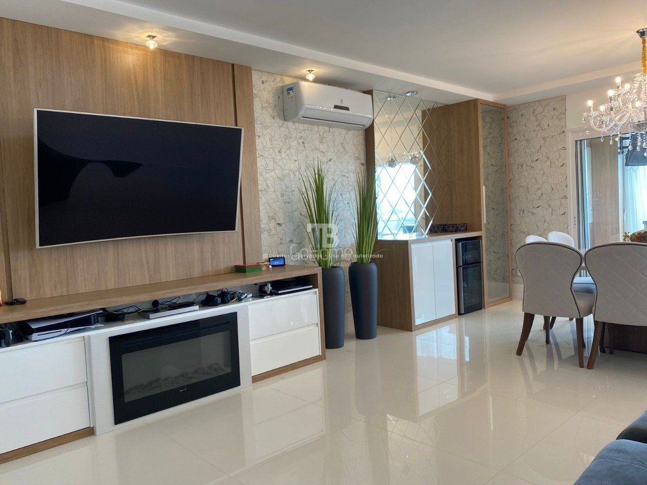 1292 – Apartamento de 152m² à Venda: Mobiliado, Suíte Master e Ampla Área Social