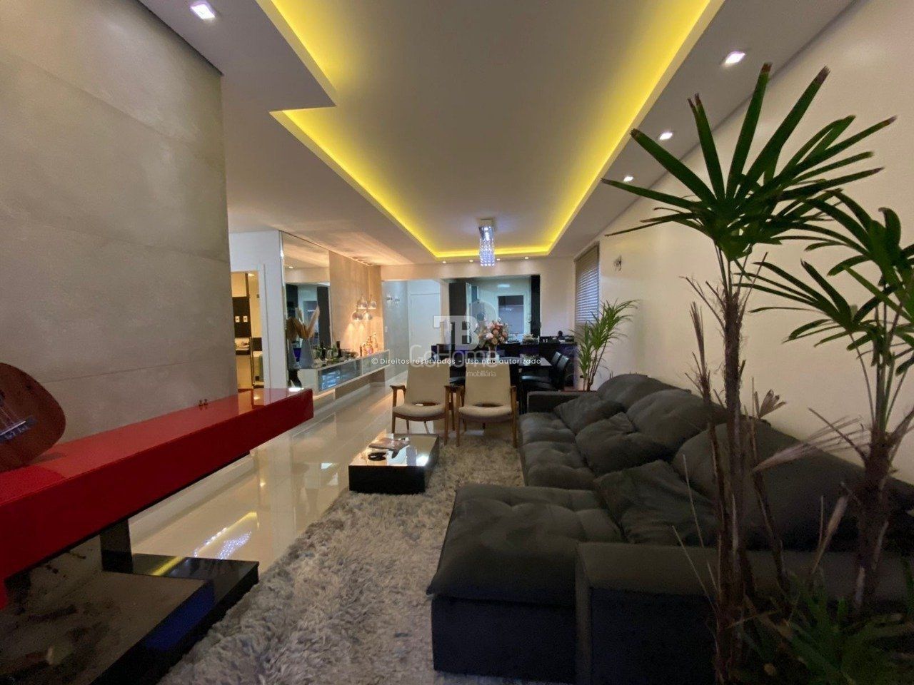 1920 – Apartamento amplo com 3 quartos e 2 vagas – Próximo ao Lang Hotel