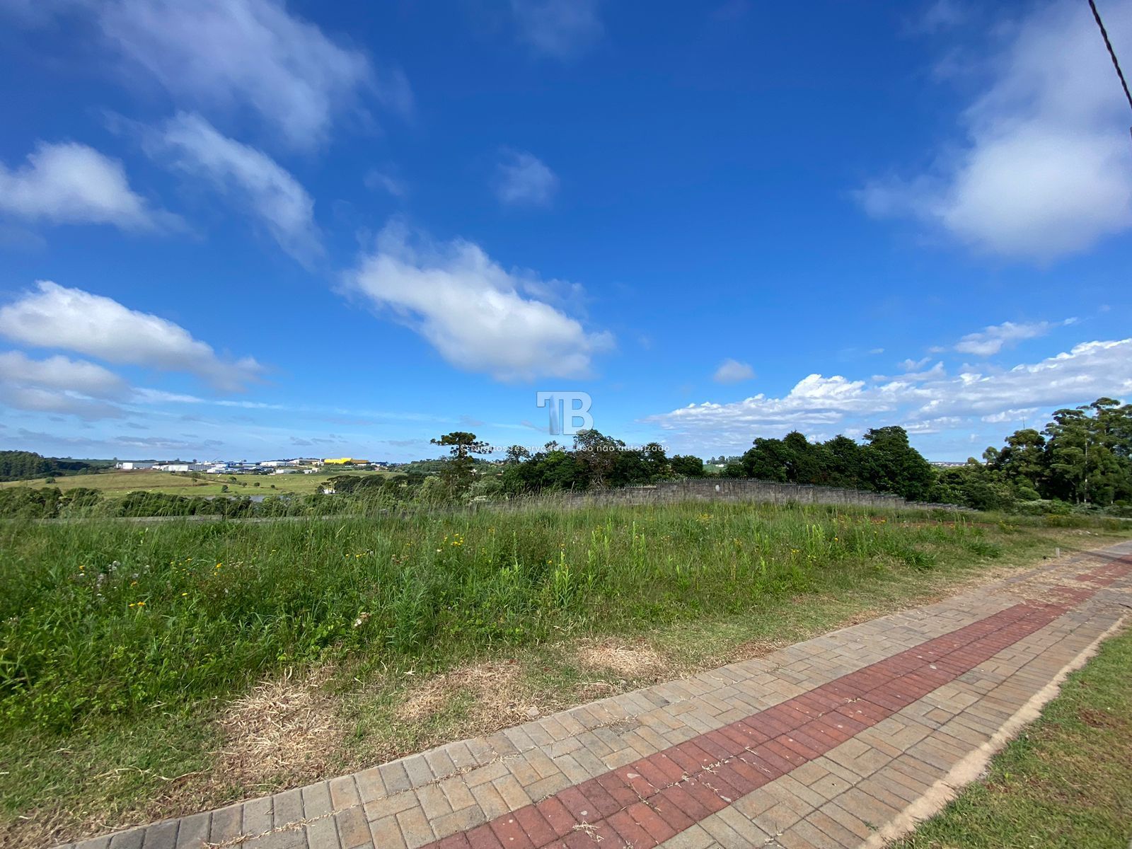 3683 – À Venda – Terreno Residencial com 400m² em Condomínio Fechado