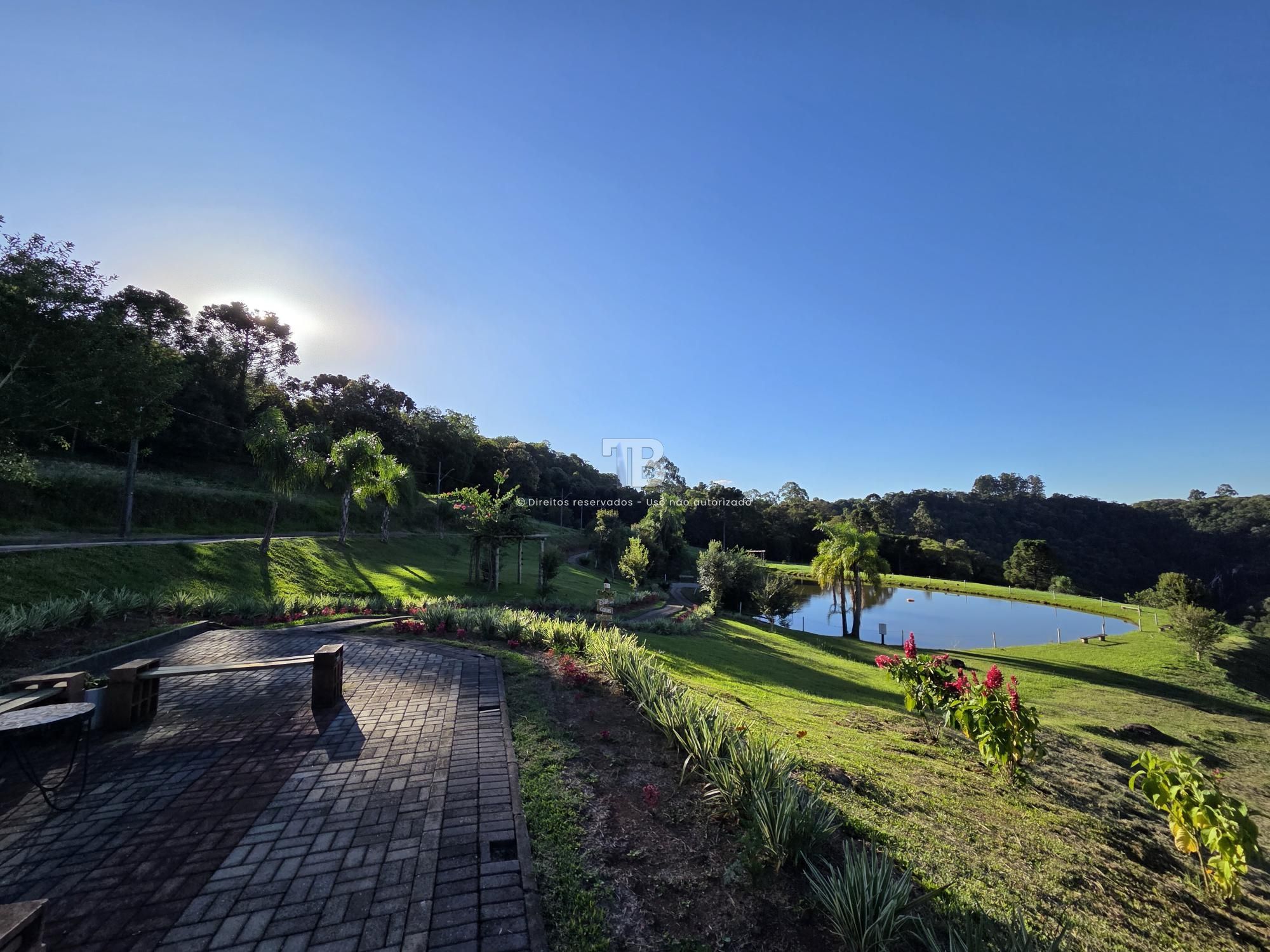 4405 – Terreno em condomínio fechado com lazer e lago, à venda no Don Guilherme