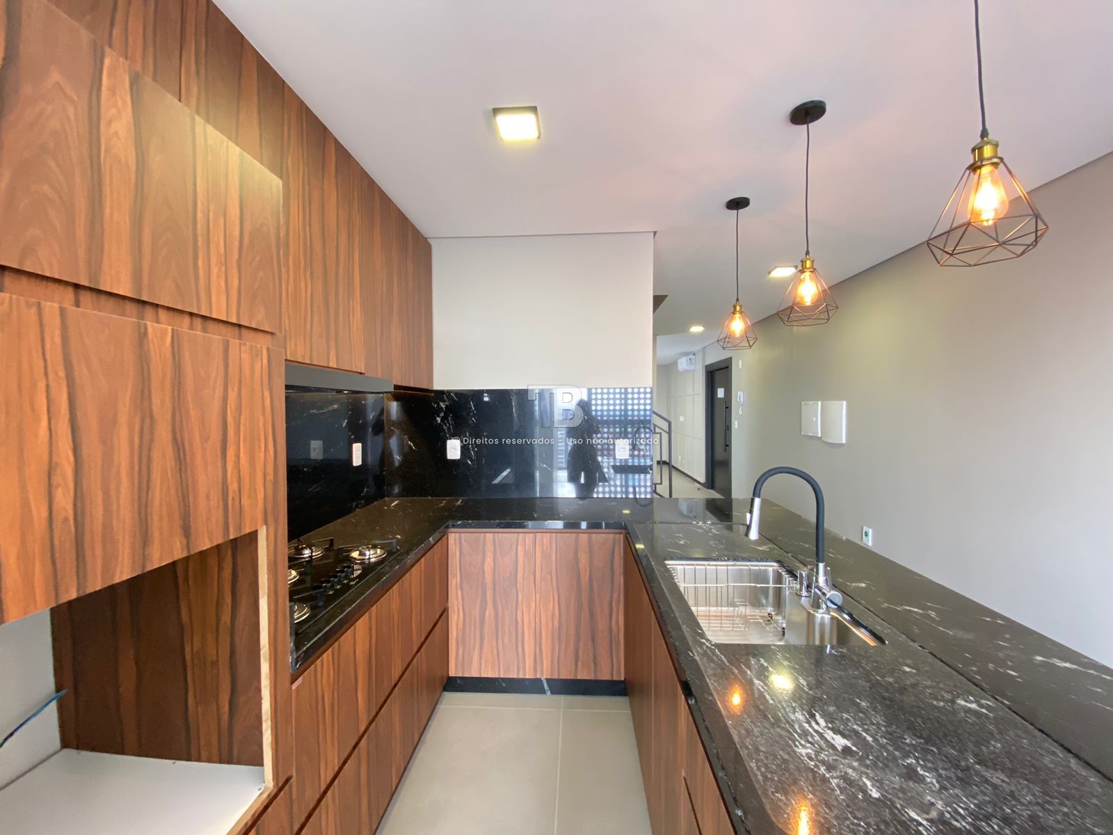 3642 – Apartamento Duplex com 3 suítes, no Centro de Chapecó