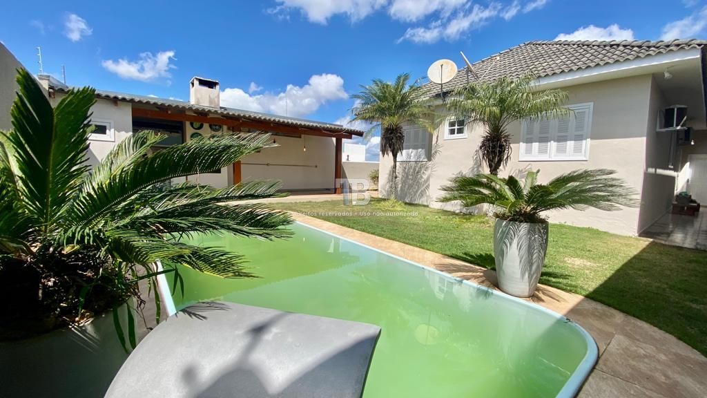 1069 – Casa térrea com piscina e semi mobiliada, no Passo dos Fortes