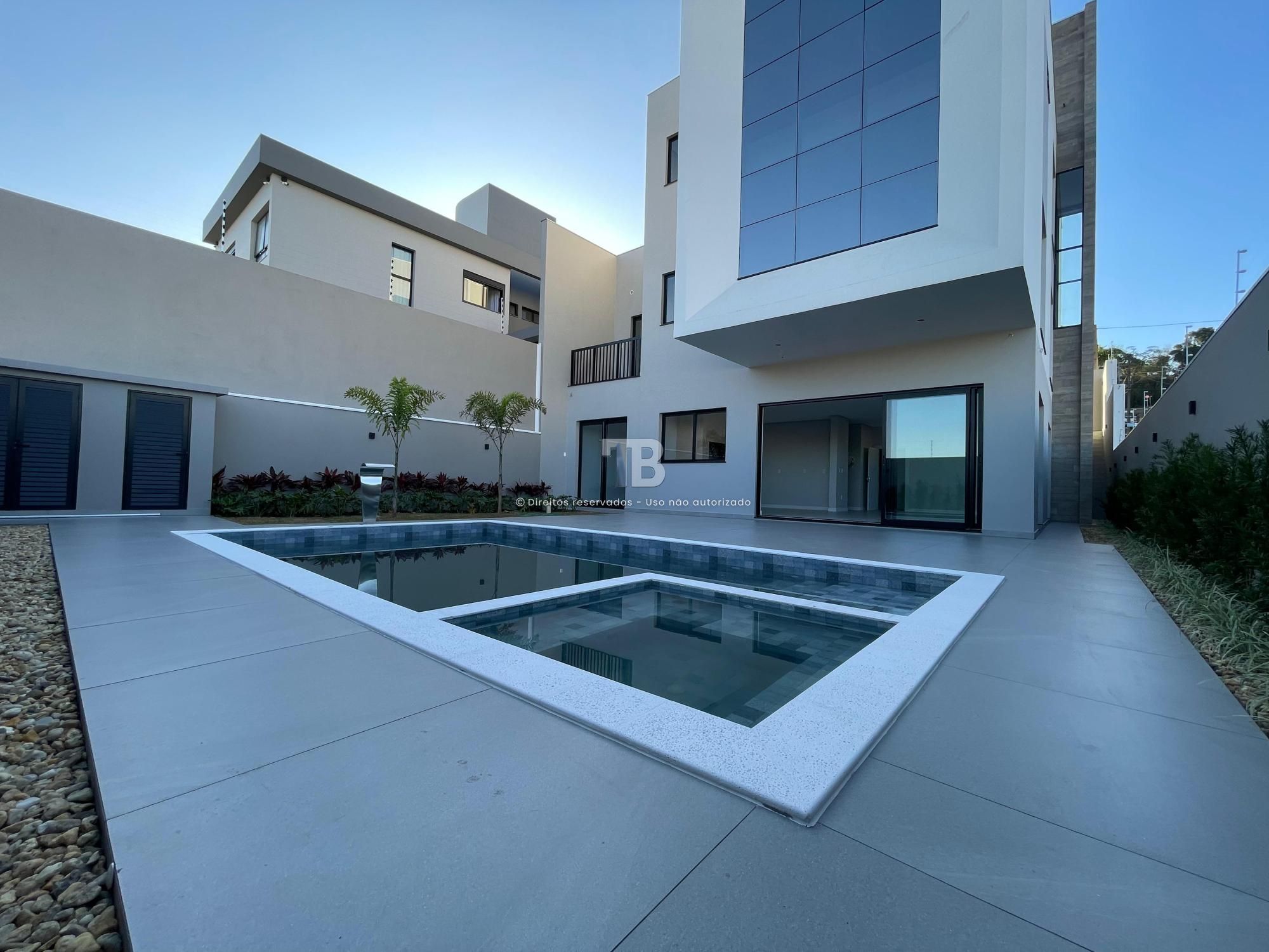 3656 – Casa de Luxo no Jardim Europa: Conforto, Lazer e Segurança