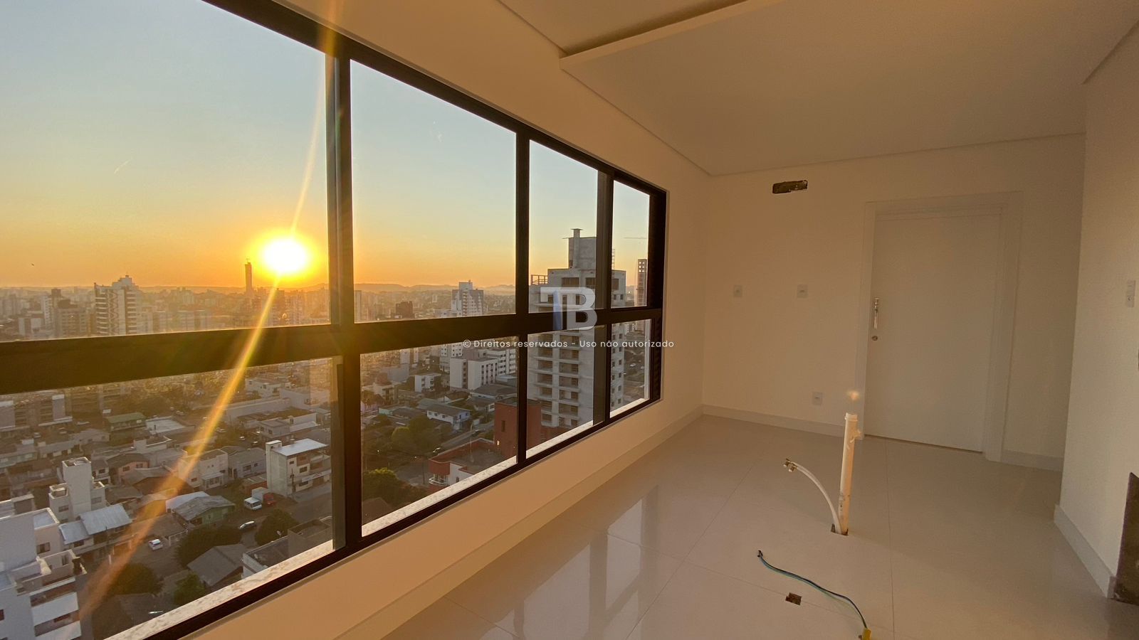 3539 – Apartamento Novo com 3 Suítes e Vista Panorâmica, no Centro