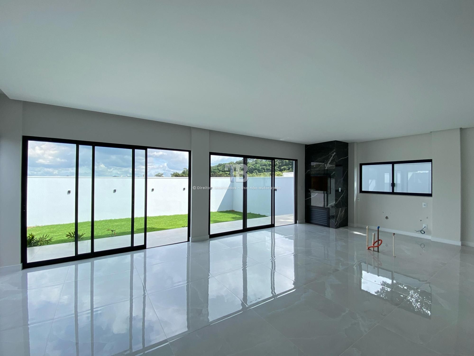 4208 – Casa nova com 3 suítes e 3 vagas de garagem à venda em Chapecó