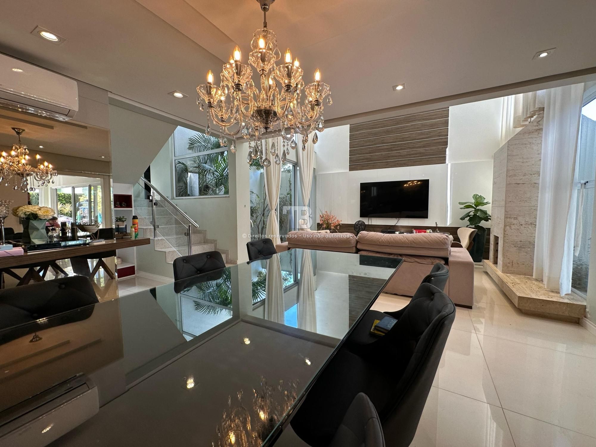 294 – Casa com 4 quartos, 2 suítes e piscina no Seminário, Chapecó à venda